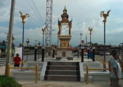 ปรับปรุงสถานที2พระพรหม หน้าเทศบาลตำบลบางม่วง